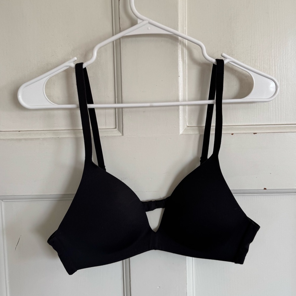 Victoria’s Secret Body‎ by Victoria Black Lined No Wire bra size 34A